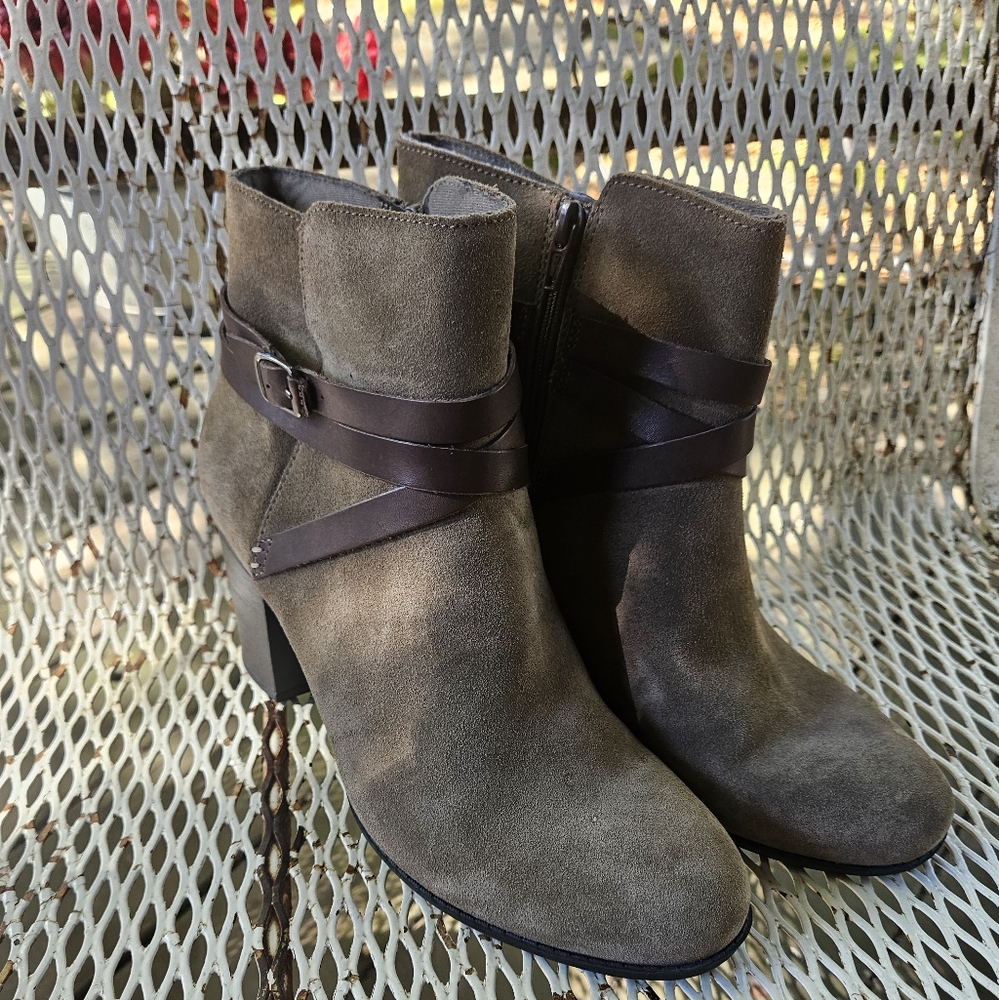 Clarks Enfield Coco Elegant Brown Ankle Boots